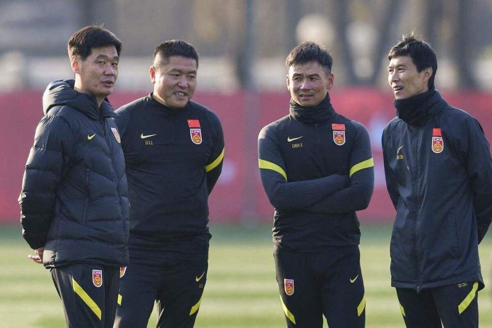 美女露巨胸